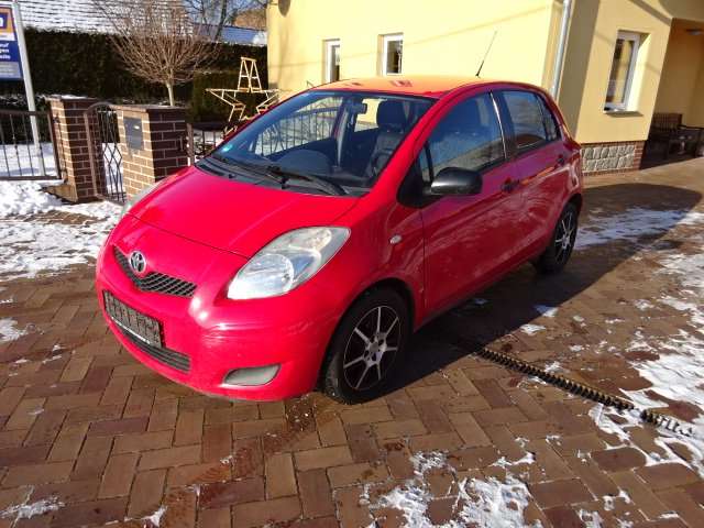 Toyota Yaris 542.800 km 1.900 &euro; Luckaitztal (OT Buchwäldchen) 03229