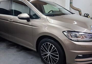 VW Touran 81.218 km 19.990 &euro; Cottbus 03042