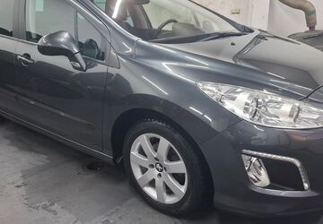 Peugeot 308 129.545 km 6.890 &euro; Cottbus 03042