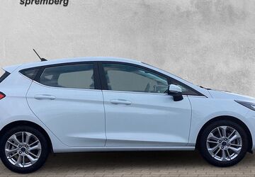 Ford Fiesta 27.200 km 17.649 &euro; Spremberg (bei Cottbus) 03130