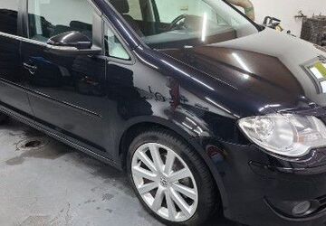 VW Touran 183.749 km 8.990 &euro; Cottbus 03042