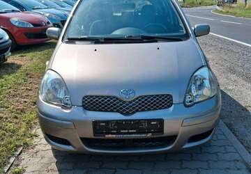 Toyota Yaris 71.712 km 5.000 &euro; Lübbenau 03222