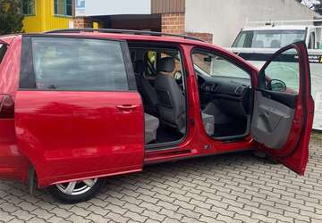 Seat Alhambra 108.000 km 21.999 &euro; Cottbus 03050