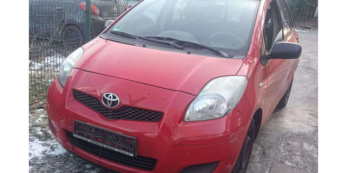 Toyota Yaris 408.000 km 1.450 &euro; Cottbus 03050