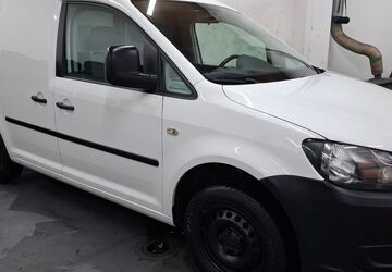 VW Caddy 211.046 km 8.990 &euro; Cottbus 03042