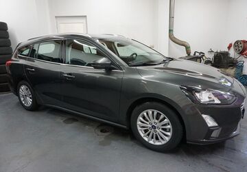Ford Focus 44.868 km 15.990 &euro; Cottbus 03042