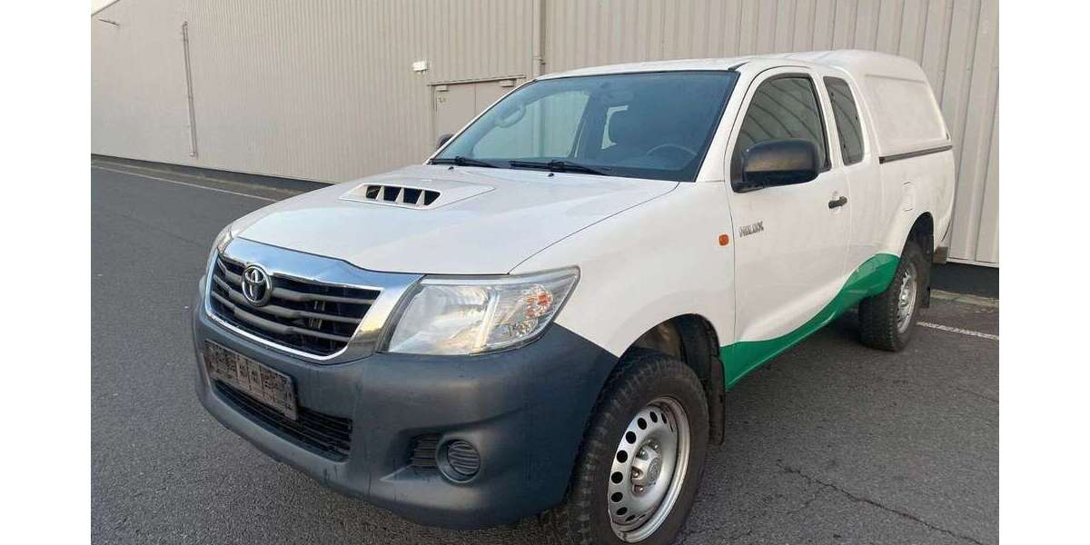 Toyota Hilux 292.000 km 15.790 &euro; Cottbus 03051